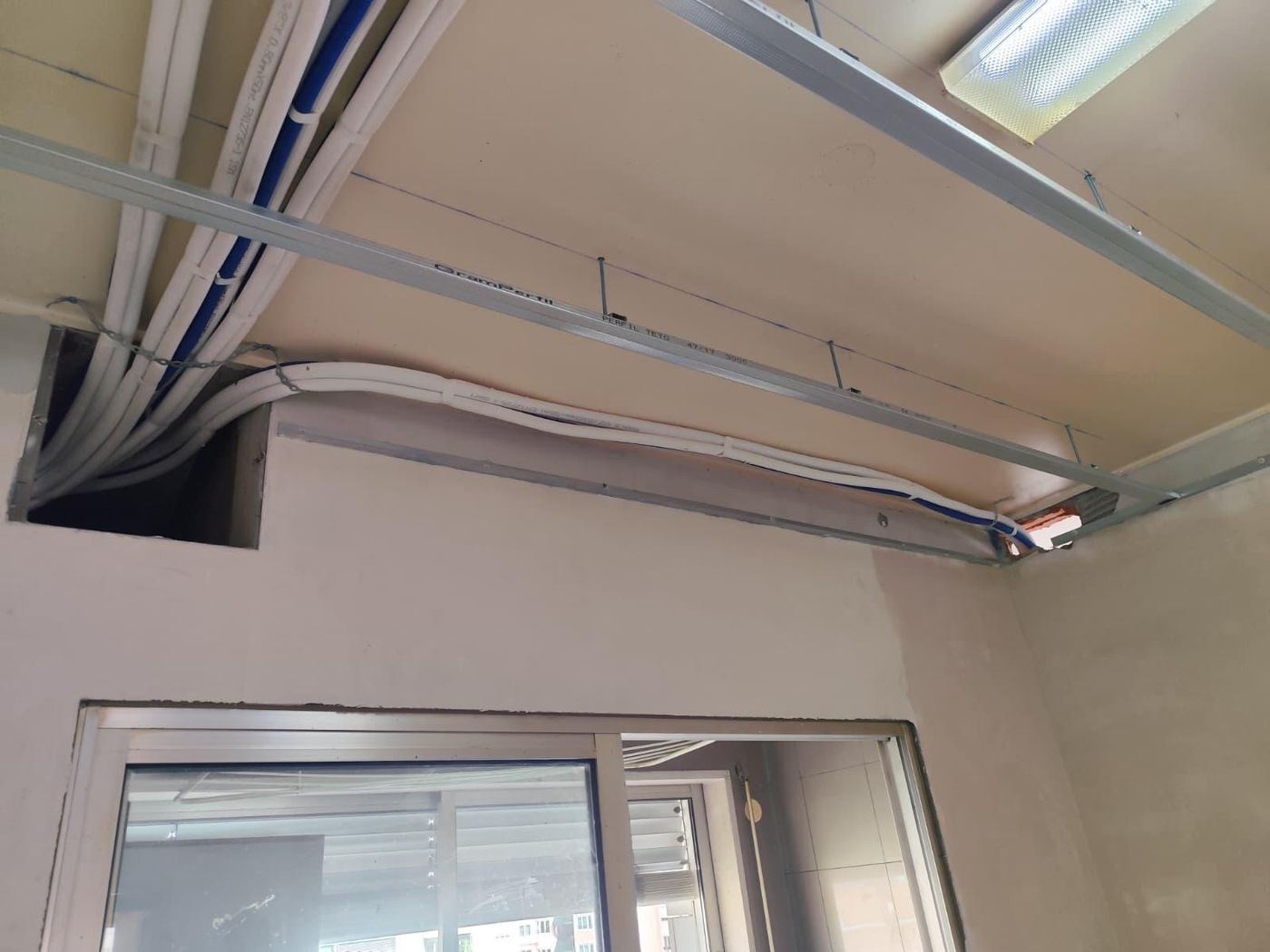 Preparação de tetos para obra nova